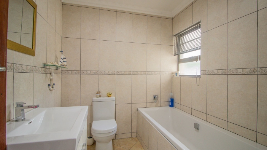 5 Bedroom Property for Sale in Dana Bay Western Cape